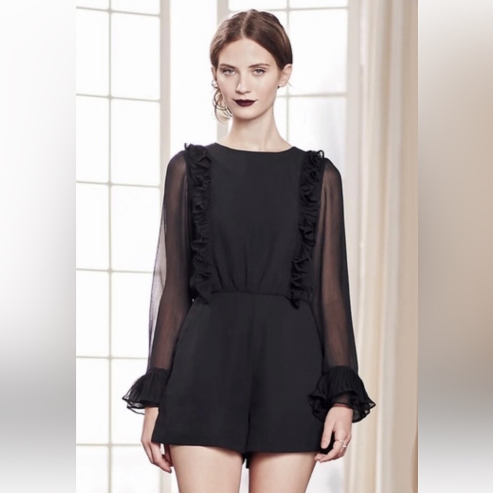 LUC-CE Boutique Black Ruffle Long Sleeve Romper Womens size Medium